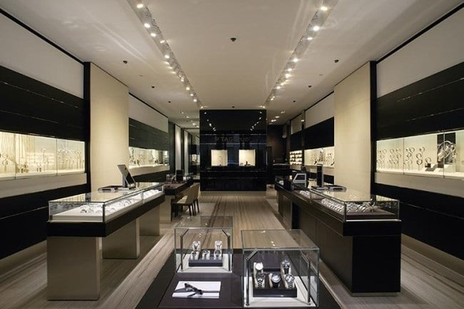 Boutique Tag Heuer au 12 boulevard des Capucines près de Bucherer Paris