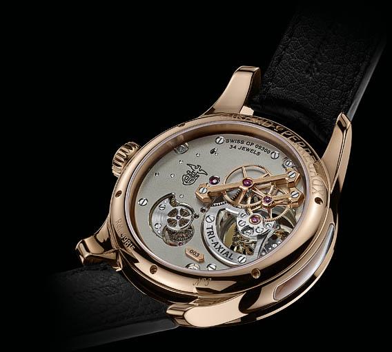 Girard Perregaux Tourbillon Tri-Axial - fond saphir